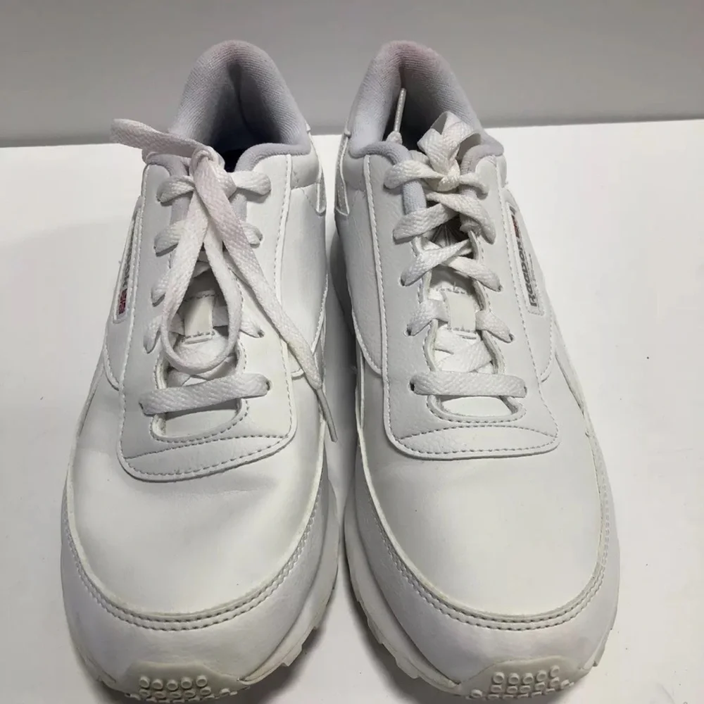 Reebok Women’s Renaissance White Lace-Up Sneakers, Size 8M